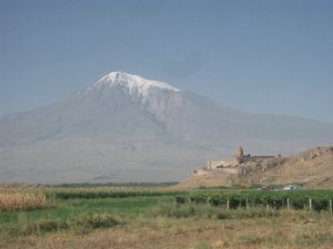 Khor Virab davanti al monte Ararat