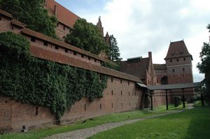 Monastero delle Vergini - il cortile