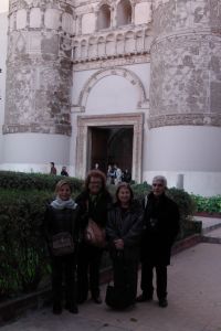 davanti al museo di Damascoco
