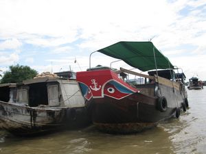 Le barche del mercato galleggiante